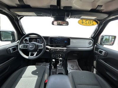 2024 Jeep Wrangler 4-Door Sahara 4x4