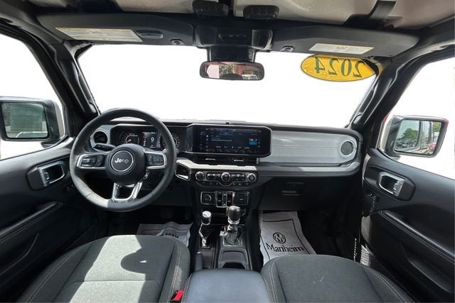 2024 Jeep Wrangler 4-Door Sahara 4x4