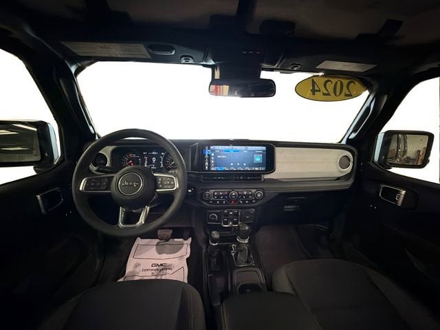 2024 Jeep Wrangler 4-Door Sahara 4x4