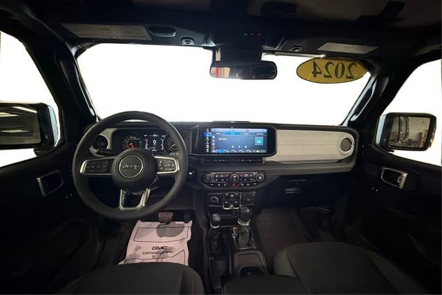 2024 Jeep Wrangler 4-Door Sahara 4x4