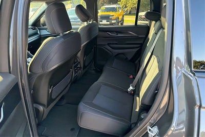 2026 Jeep Grand Cherokee GRAND CHEROKEE LAREDO X 4X4
