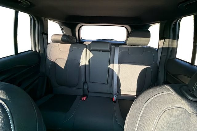 2026 Jeep Grand Cherokee GRAND CHEROKEE LAREDO X 4X4