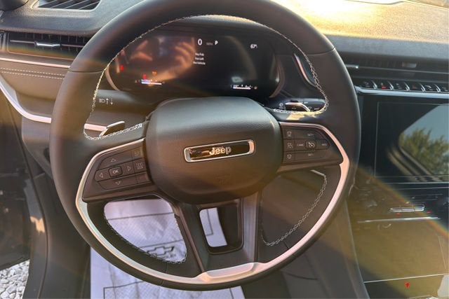 2026 Jeep Grand Cherokee GRAND CHEROKEE LAREDO X 4X4