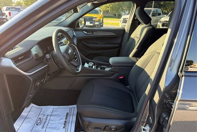 2026 Jeep Grand Cherokee GRAND CHEROKEE LAREDO X 4X4