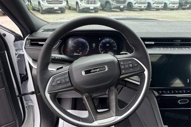 2026 Jeep Grand Cherokee GRAND CHEROKEE L LAREDO ALTITUDE 4X4