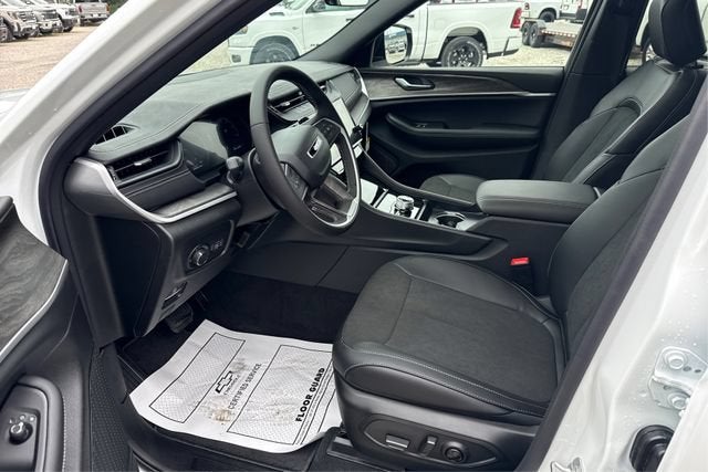 2026 Jeep Grand Cherokee GRAND CHEROKEE L LAREDO ALTITUDE 4X4