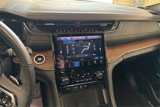 2023 Jeep Grand Cherokee L Summit 4x4