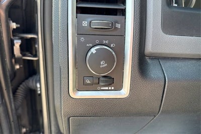 2017 RAM 1500 Big Horn Crew Cab 4x4 5'7' Box
