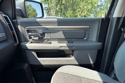 2017 RAM 1500 Big Horn Crew Cab 4x4 5'7' Box