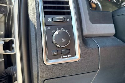 2018 RAM 1500 Big Horn Crew Cab 4x4 5'7' Box