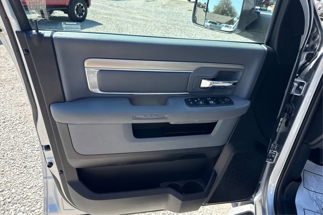 2018 RAM 1500 Big Horn Crew Cab 4x4 5'7' Box