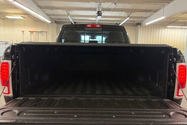 2018 RAM 1500 Laramie Crew Cab 4x4 5'7' Box