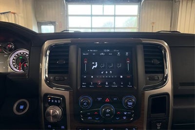 2018 RAM 1500 Laramie Crew Cab 4x4 5'7' Box