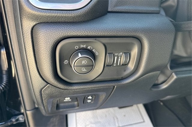 2025 RAM Ram 1500 RAM 1500 BIG HORN CREW CAB 4X4 5'7' BOX