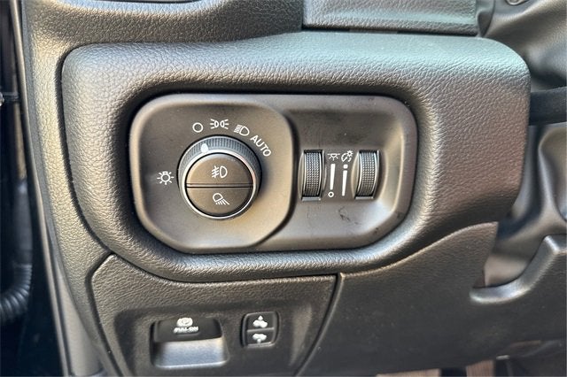 2025 RAM Ram 1500 RAM 1500 BIG HORN CREW CAB 4X4 5'7' BOX