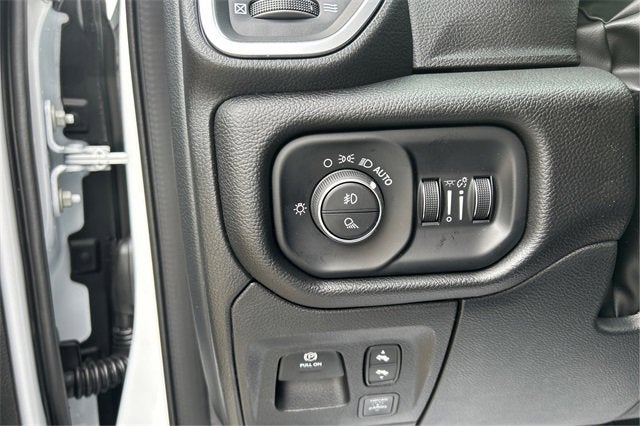 2025 RAM Ram 1500 RAM 1500 BIG HORN CREW CAB 4X4 5'7' BOX