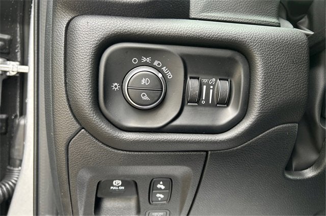 2025 RAM Ram 1500 RAM 1500 BIG HORN CREW CAB 4X4 5'7' BOX