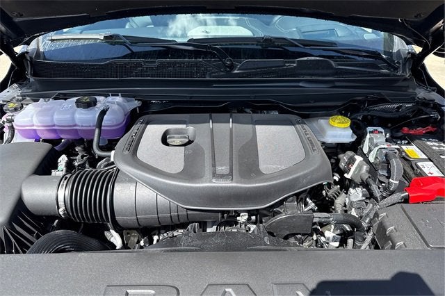 2025 RAM Ram 1500 RAM 1500 LARAMIE CREW CAB 4X4 5'7' BOX