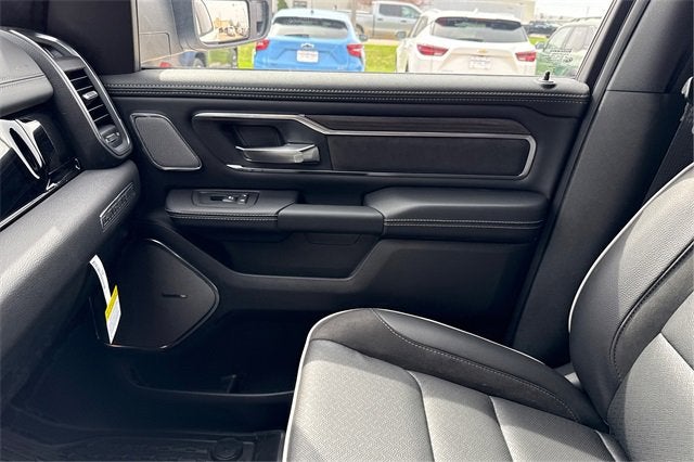 2025 RAM Ram 1500 RAM 1500 LARAMIE CREW CAB 4X4 5'7' BOX