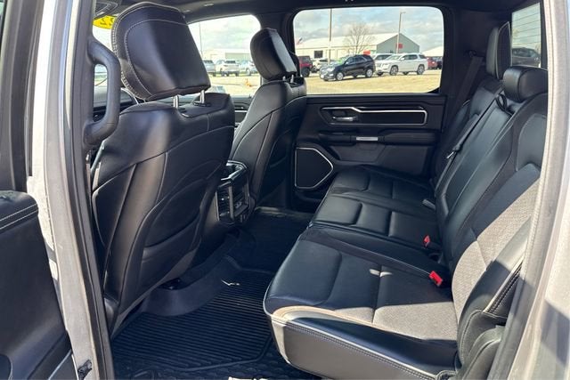 2022 RAM 1500 Laramie Crew Cab 4x4 5'7' Box