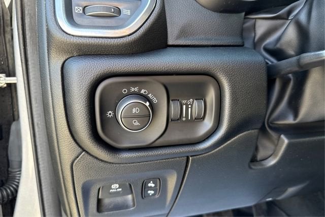 2022 RAM 1500 Laramie Crew Cab 4x4 5'7' Box