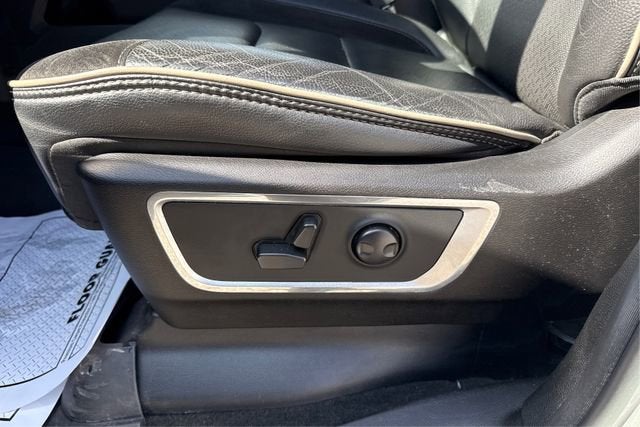 2022 RAM 1500 Laramie Crew Cab 4x4 5'7' Box