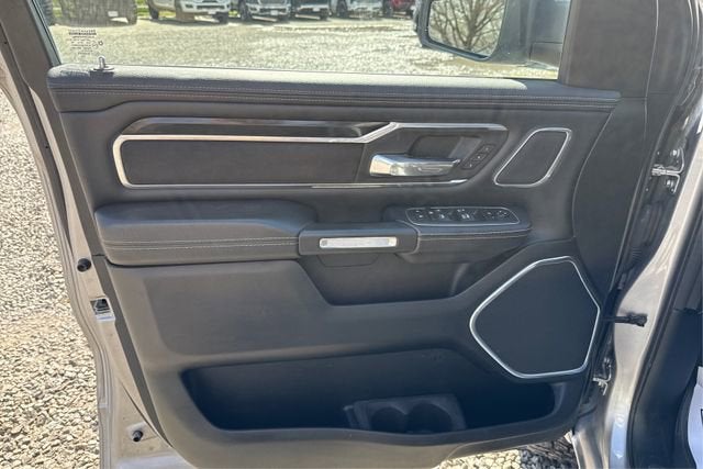 2022 RAM 1500 Laramie Crew Cab 4x4 5'7' Box