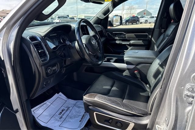 2022 RAM 1500 Laramie Crew Cab 4x4 5'7' Box