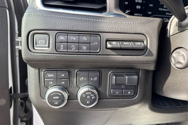 2022 GMC Yukon 4WD Denali