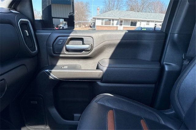 2023 GMC Sierra 2500HD 4WD Crew Cab Standard Bed AT4