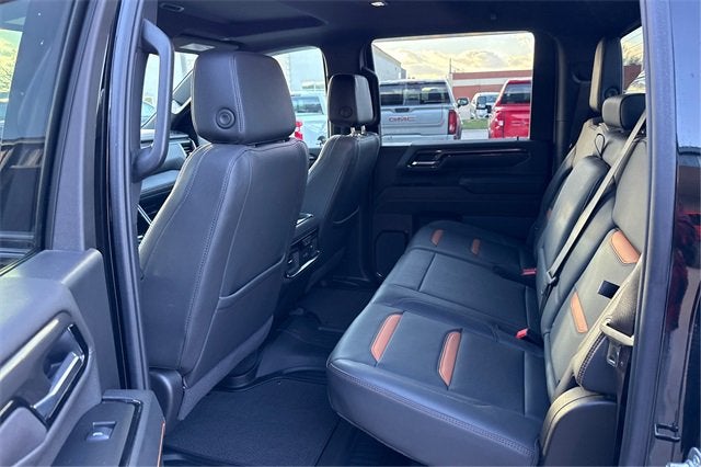 2025 GMC Sierra 2500HD 4WD Crew Cab Standard Bed AT4