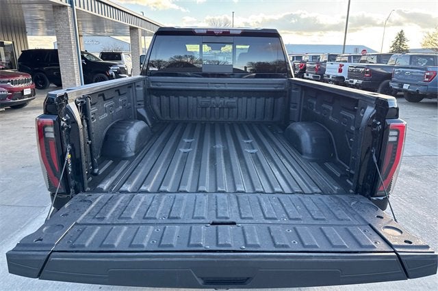 2025 GMC Sierra 2500HD 4WD Crew Cab Standard Bed AT4