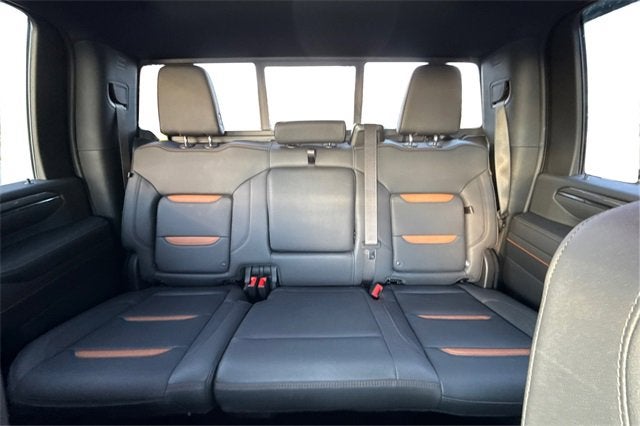 2025 GMC Sierra 2500HD 4WD Crew Cab Standard Bed AT4