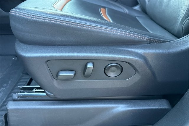 2025 GMC Sierra 2500HD 4WD Crew Cab Standard Bed AT4