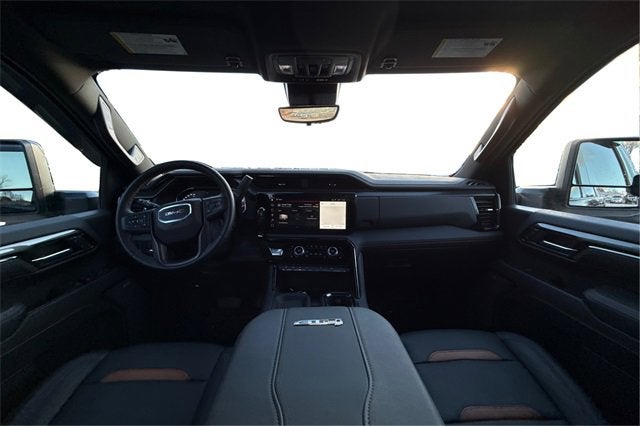 2025 GMC Sierra 2500HD 4WD Crew Cab Standard Bed AT4
