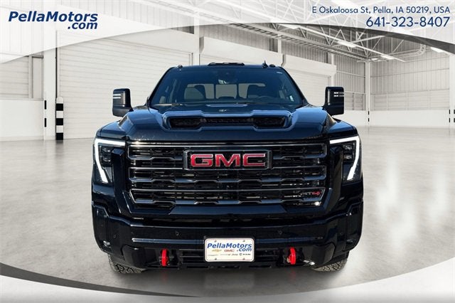 2025 GMC Sierra 2500HD 4WD Crew Cab Standard Bed AT4