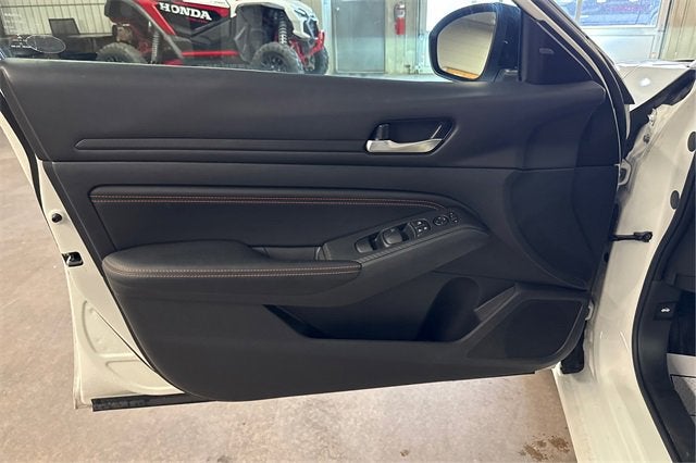 2020 Nissan Altima SR FWD