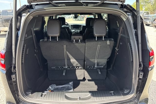 2027 Chrysler Pacifica PACIFICA SELECT