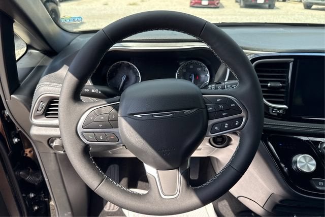 2027 Chrysler Pacifica PACIFICA SELECT