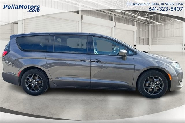 2020 Chrysler Pacifica Touring