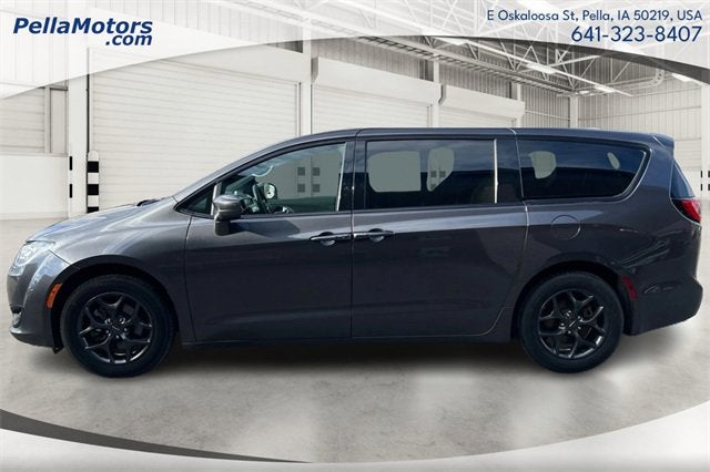 2020 Chrysler Pacifica Touring