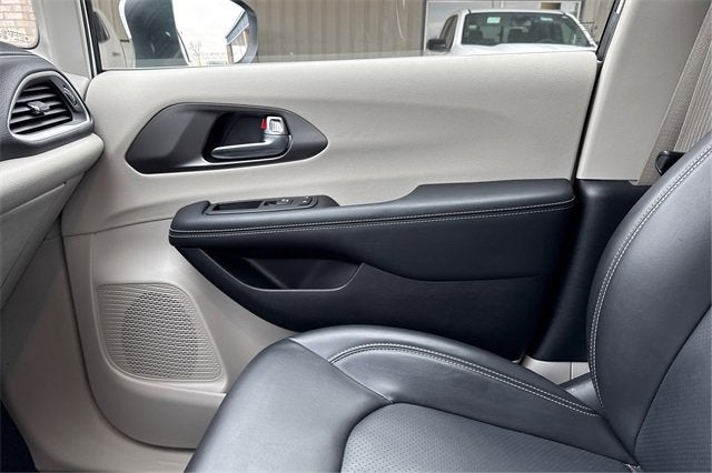 2023 Chrysler Pacifica Touring L AWD