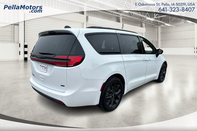 2024 Chrysler Pacifica Touring L AWD