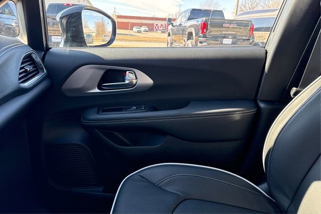 2026 Chrysler Pacifica PACIFICA LIMITED AWD