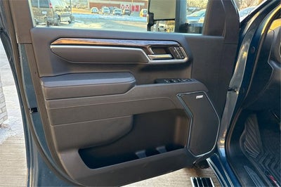 2025 Chevrolet Silverado 2500HD 4WD Crew Cab Standard Bed LTZ