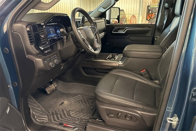 2025 Chevrolet Silverado 2500HD 4WD Crew Cab Standard Bed LTZ