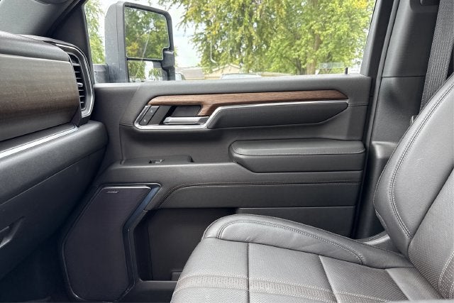 2024 Chevrolet Silverado 3500HD 4WD Crew Cab Standard Bed High Country