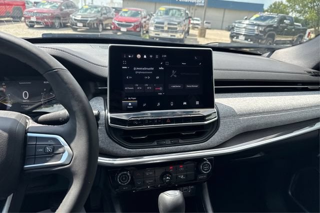 2024 Jeep Compass Latitude Lux FWD