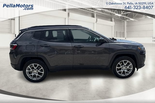 2024 Jeep Compass Latitude Lux FWD
