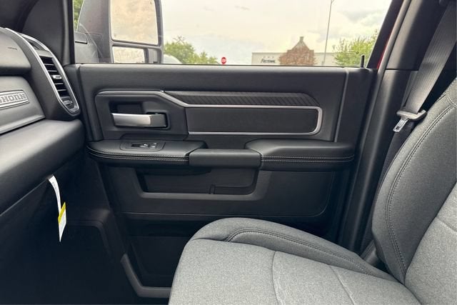 2026 RAM 3500 RAM 3500 BIG HORN CREW CAB 4X4 8' BOX